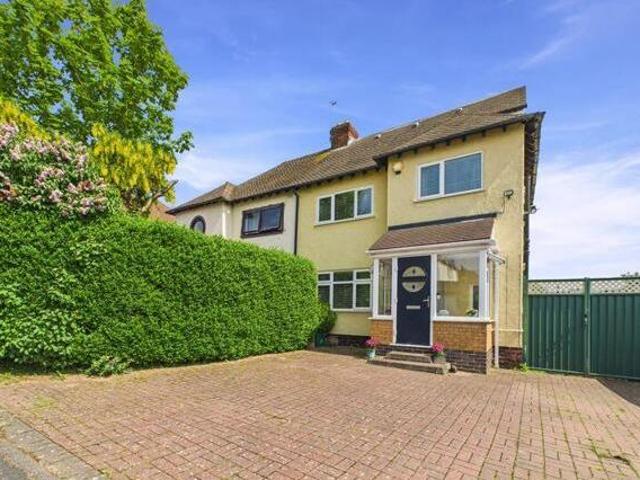 House for sale in Aldersley, West Midlands