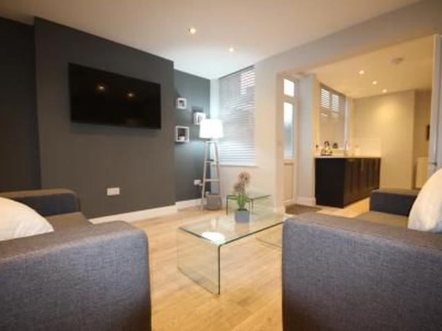 Room for rent in Horninglow and Eton, Beamhurst