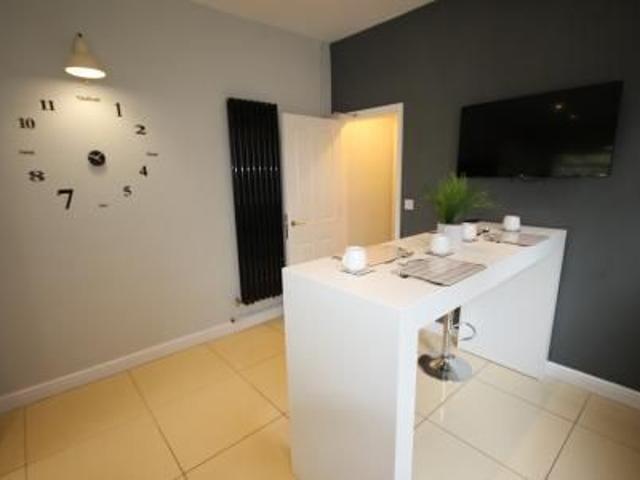 Room for rent in Horninglow and Eton, Beamhurst