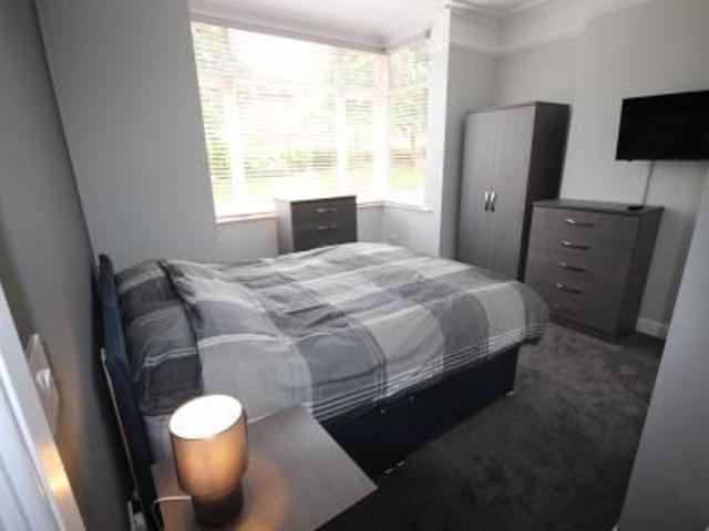 Room for rent in Horninglow and Eton, Beamhurst