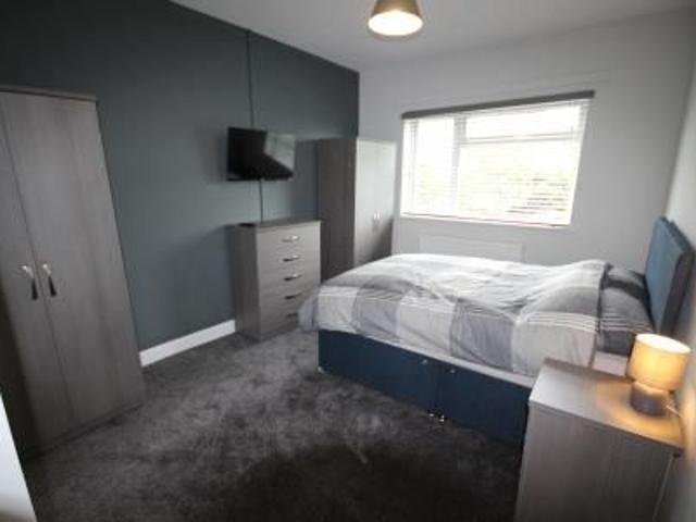Room for rent in Horninglow and Eton, Beamhurst