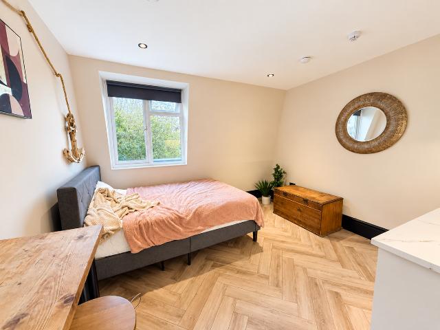 Studio for rent in Brunswick, Brighton