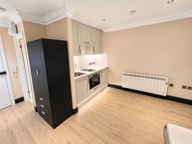 Studio for rent in Brunswick, Brighton & Hove