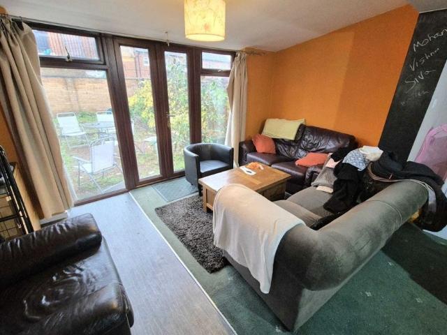 House for rent in Heigham Grove, East Bank