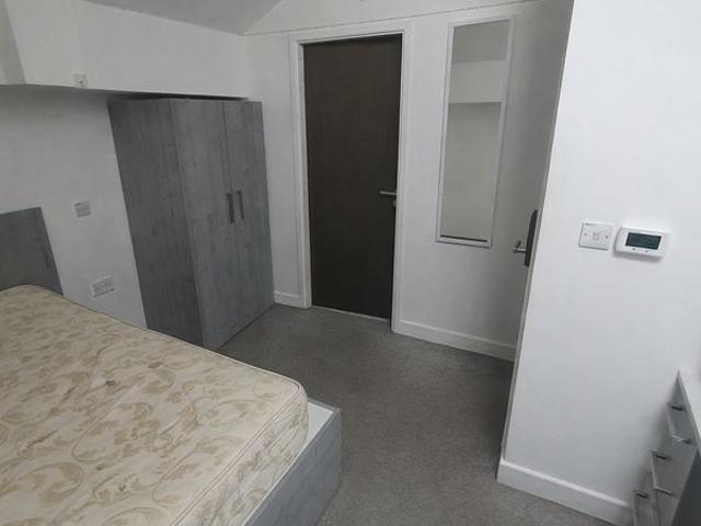 Room for rent in St Matthew's, Old Wharf