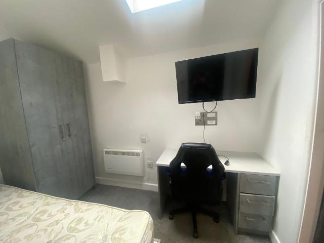 Room for rent in St Matthew's, Old Wharf