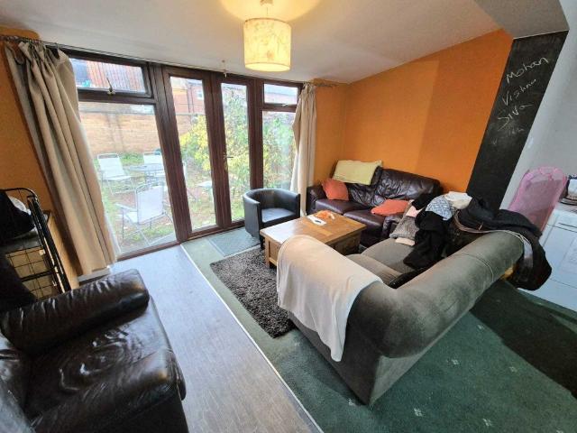House for rent in Heigham Grove, East Bank