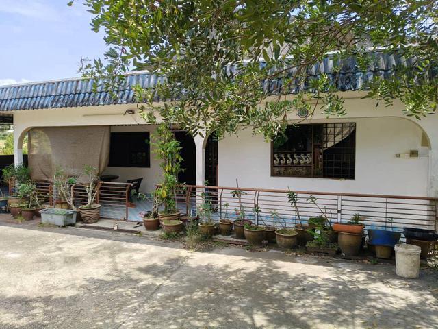 Bungalow for sale in Malaka