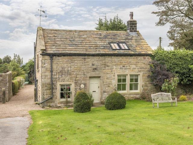 House for rent in Ben Rhydding, Bradford