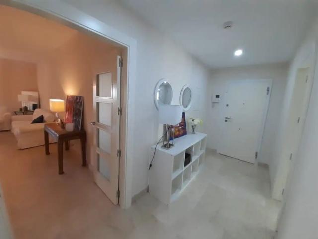 Apartamento en alquiler en Los Pinos, Benahavís