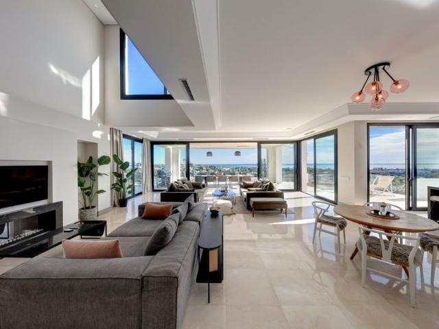 Casa en alquiler en La Alquería-El Paraíso, Costa del Sol Occidental