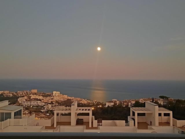 Dúplex en venta en La Perla-Torremuelle, Costa del Sol Occidental