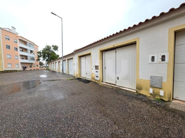 Garagem venda em Casével e Vaqueiros, Santarém