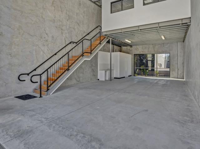 Warehouse for rent in Toombul, Queensland