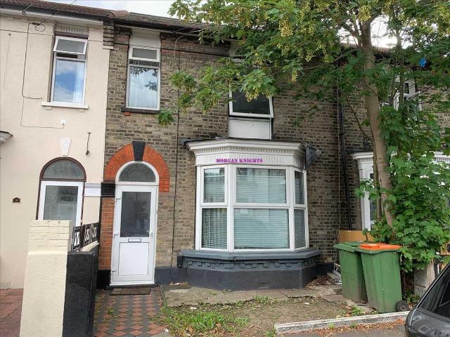 Room for rent in Plashet, Greater London