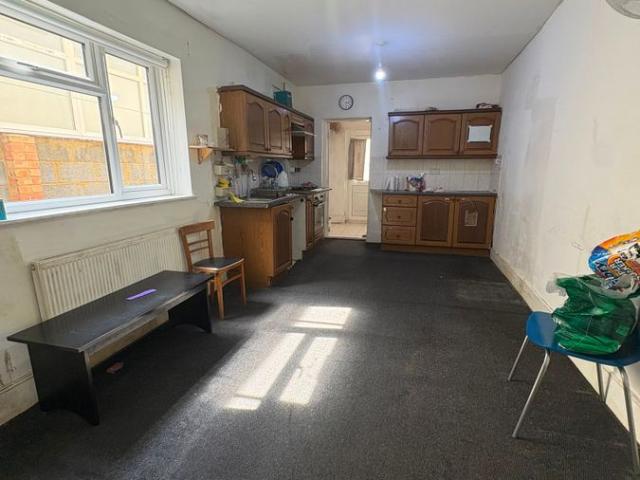 Apartment for rent in Plashet, Greater London