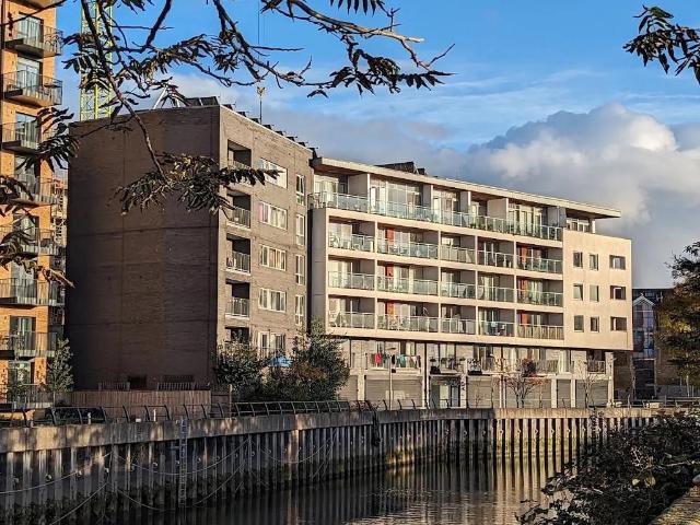Apartment for rent in Roding Riverside, Greater London