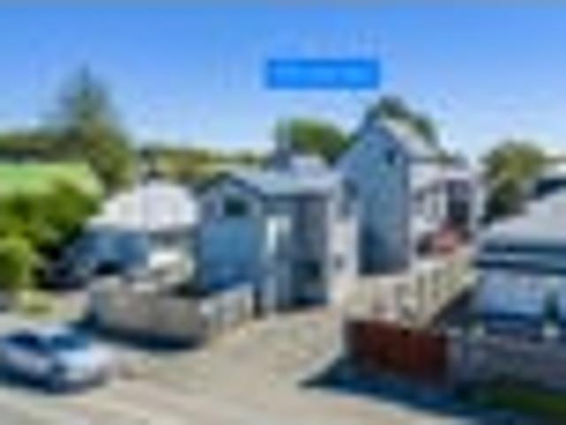 Townhouse for sale in Heathcote, Canterbury