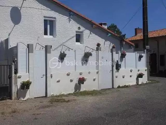 Maison vente à Confolens, Benest