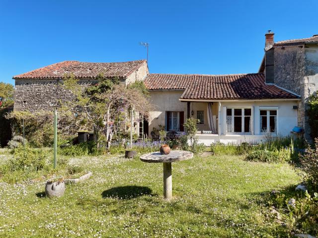Maison vente à Confolens, Benest