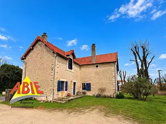 Maison vente à Le Bourg, Benet