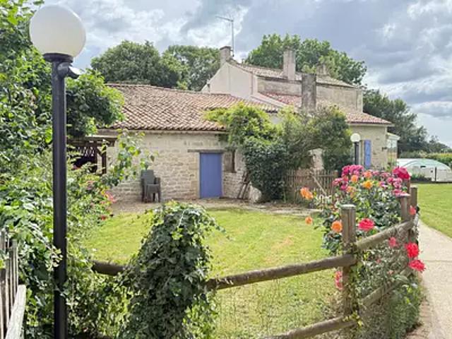 Maison vente à Le Bourg, Benet