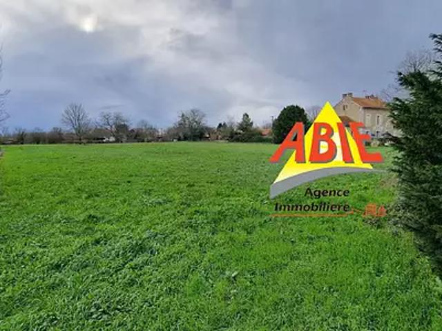 Terrain vente à Fontenay-le-Comte, Benet