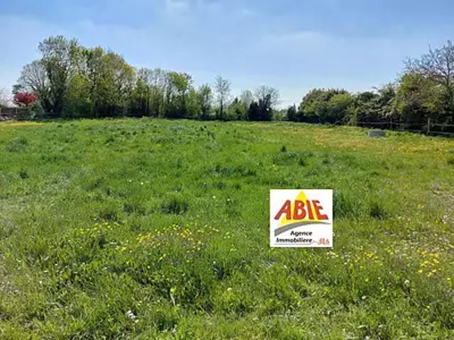 Terrain vente à Fontenay-le-Comte, Benet