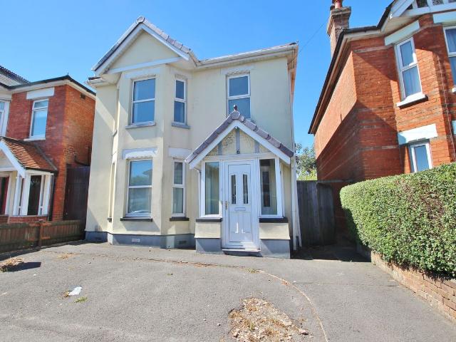 Apartment for rent in Talbot Village, Bournemouth