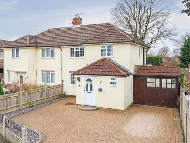 House for sale in Meath Green, Reigate and Banstead