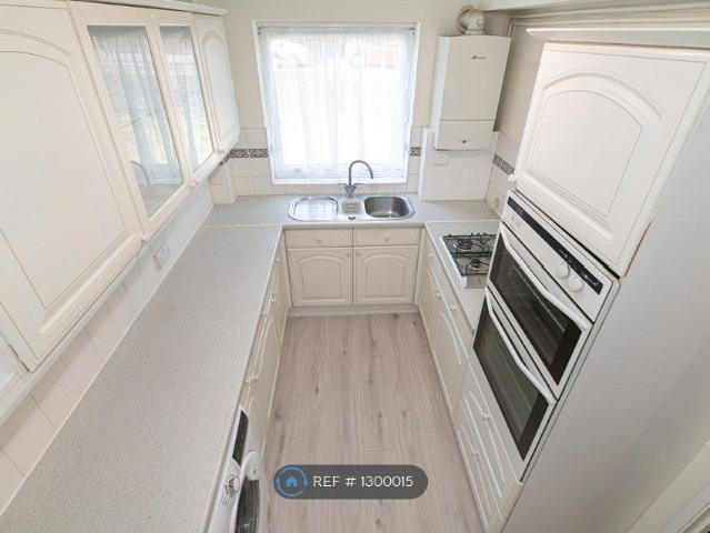 Apartment for rent in The Wrythe, Greater London