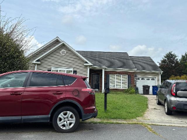 House for sale in Pfafftown, North Carolina