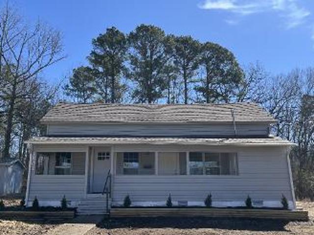 House for sale in Benton