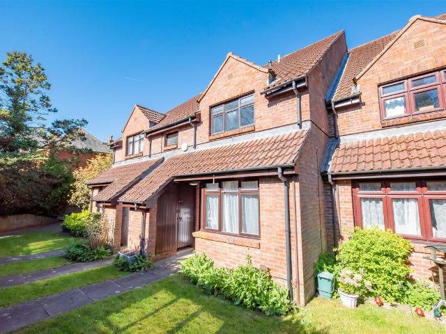 Apartment for rent in Heol-las, Surrey