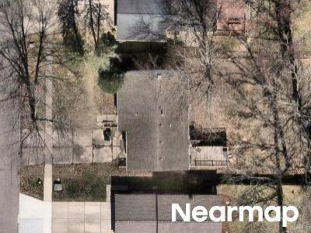 House for sale in Elyria