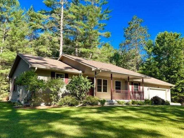 House for sale in Hubbard Lake