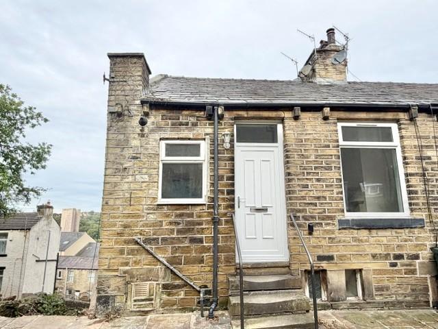 House for rent in Bank Top, Siddal