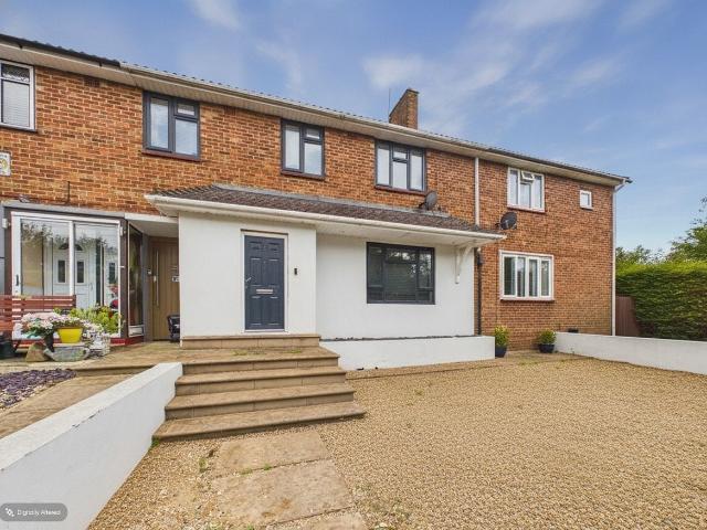 House for rent in Bennetts End, Pouchen End