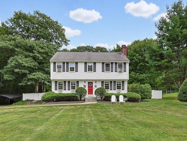 House for sale in Mendon, Massachusetts