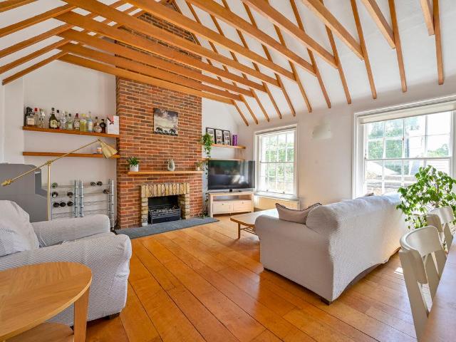 Apartment for rent in Roehampton, Greater London