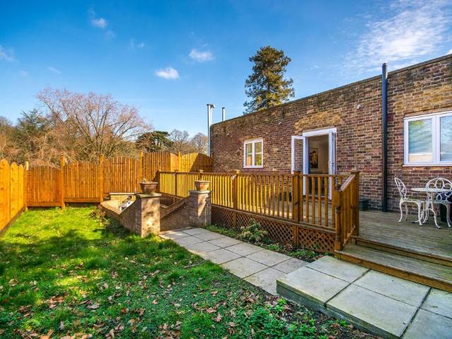 House for rent in London Borough of Croydon, Forestdale