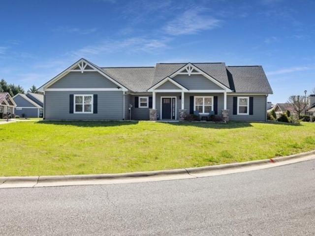 House for sale in Hayesville