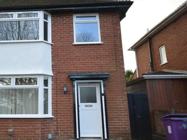 House for rent in Calderstones