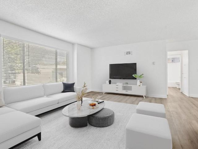 Apartment for rent in Canoga Park, California