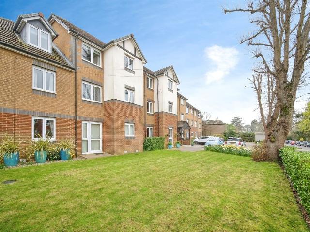 Apartment for rent in Camberley, Surrey Heath