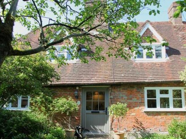 House for sale in Farnham, Waverley