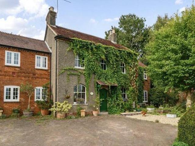 House for sale in Fole, Surrey