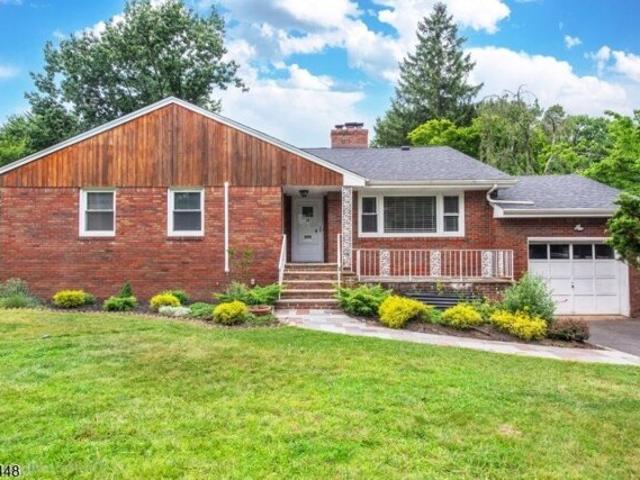 House for sale in Cedar Grove, New Jersey
