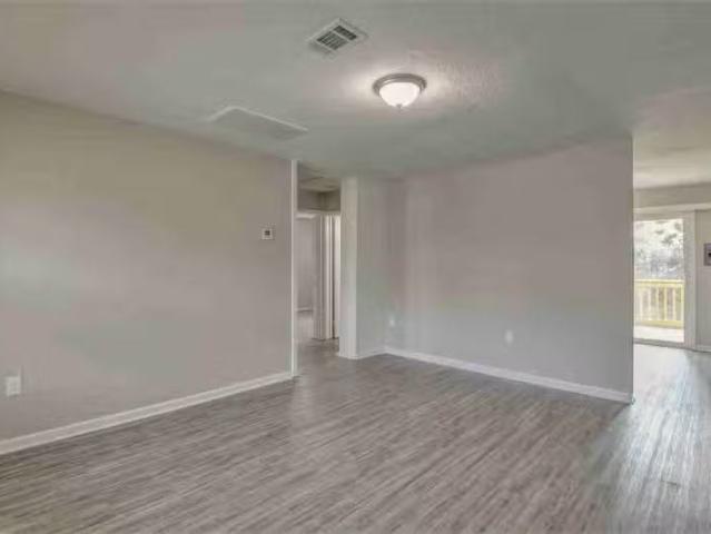 Condo for rent in Benton