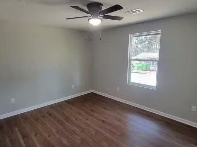 Condo for rent in Benton